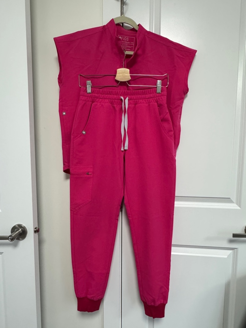 FIGS Women's Shocking Pink Set